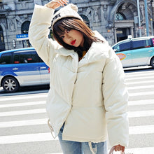 Load image into Gallery viewer, Estilo coreano 2019 jaqueta de inverno das mulheres gola sólida preto branco feminino para baixo casaco solto oversized curto parka
